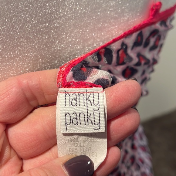 Hanky Panky Cami and Panty Set in a Heart Leopard print - Picture 5 of 8